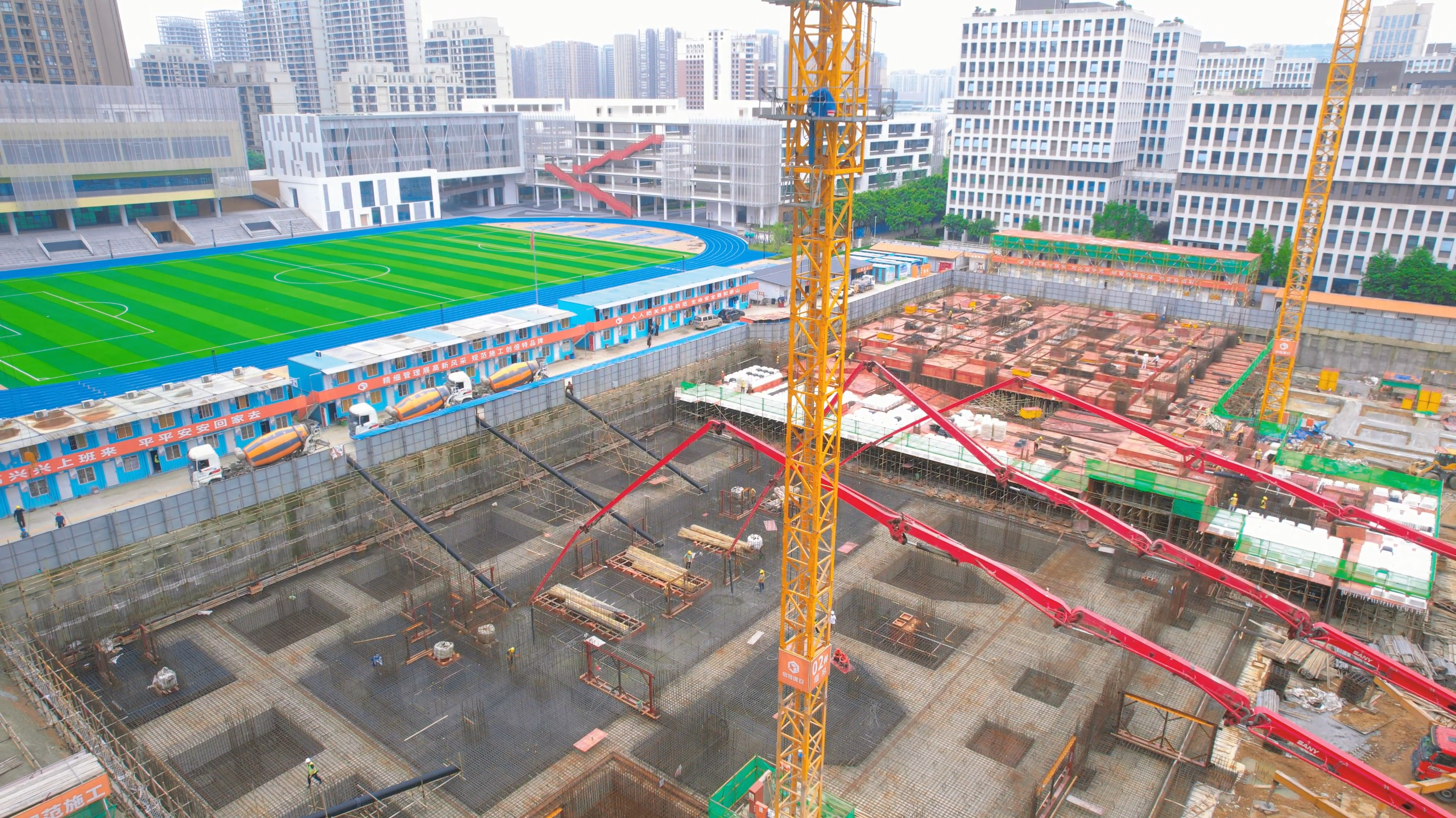 高新云谷 | 31个小时6000方筏板混凝土浇筑顺利完成